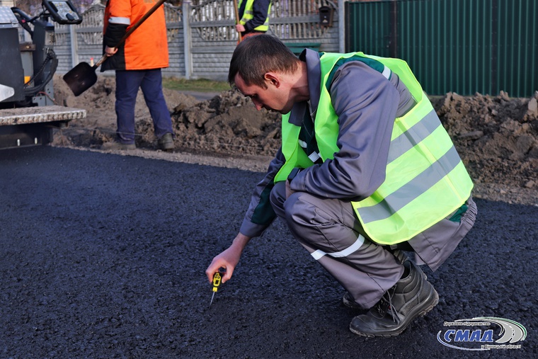 Лабораторія з контролю якості виробництва ДП "Служба місцевих автомобільних доріг у Вінницькій області" перевірила якість асфальтобетонної суміші