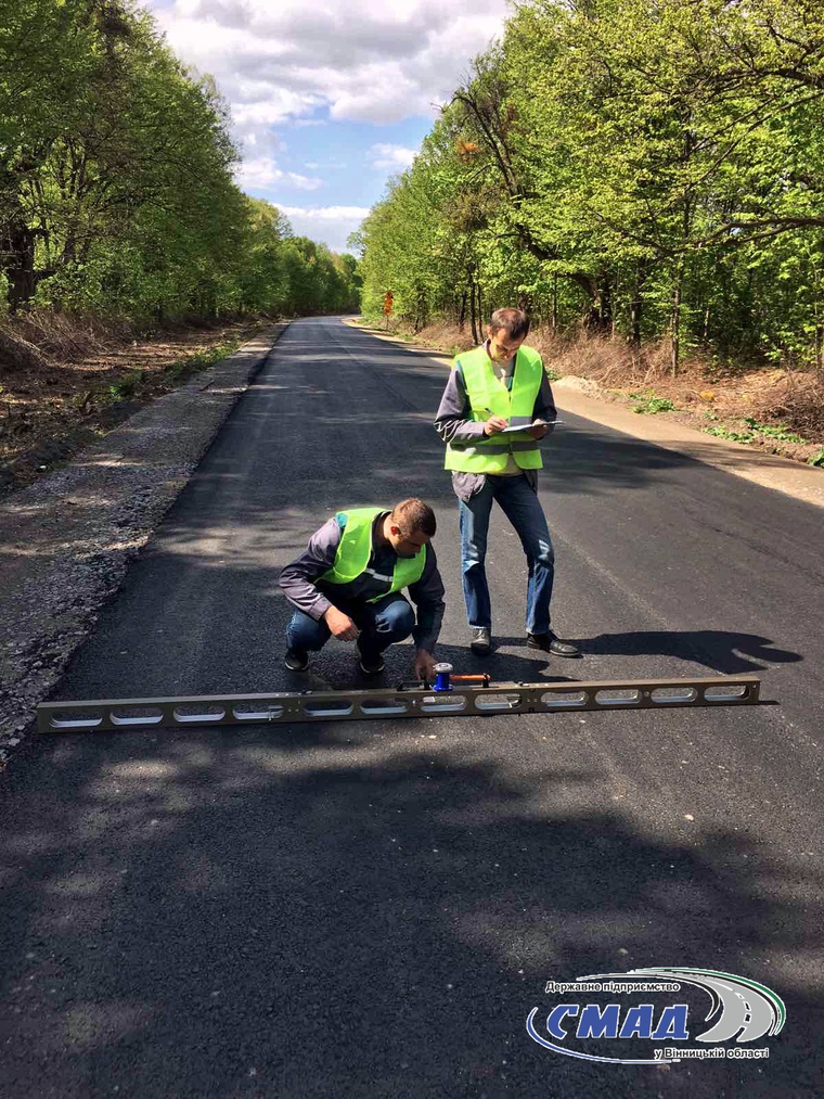 Перевірено рівність нового покриття на автомобільній дорозі загального користування місцевого значення  О-02-21-12 Шпиків-Тульчин, км 0+000 – 7+953 (дорога Р-36 – с. Торків Тульчинського району)